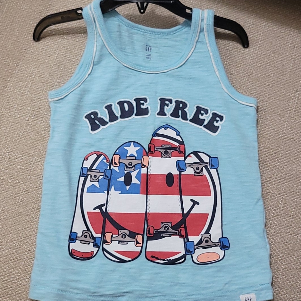 Sleevless shirt